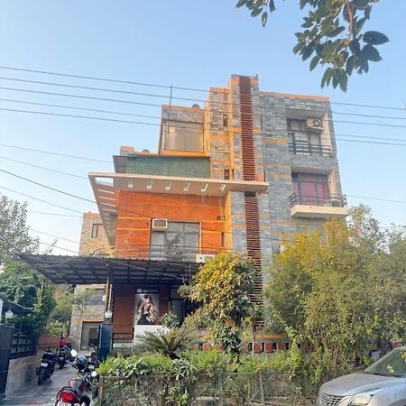 Hotel Warm Welcome - Noida Sector 51 Экстерьер фото