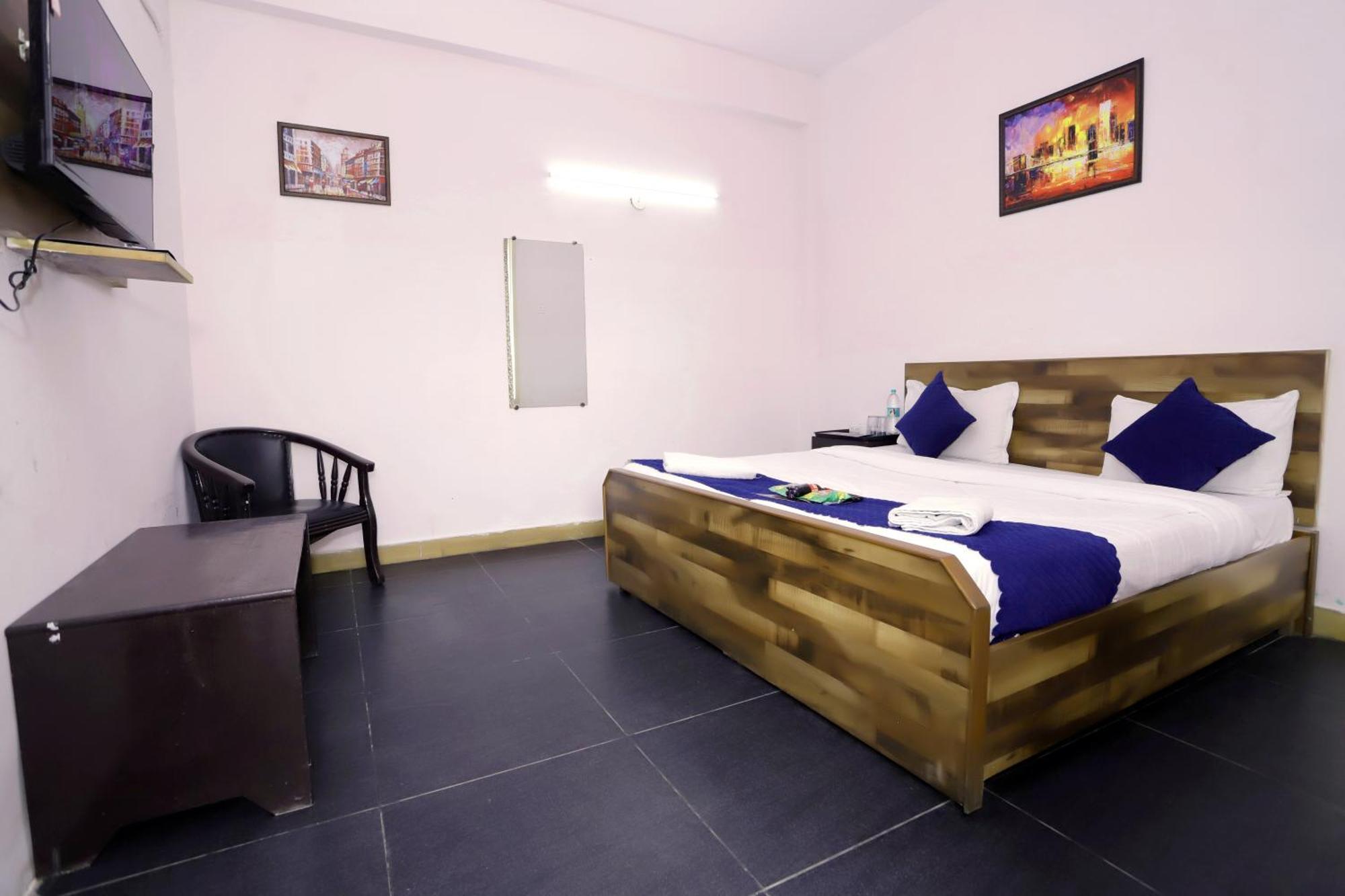 Hotel Warm Welcome - Noida Sector 51 Экстерьер фото