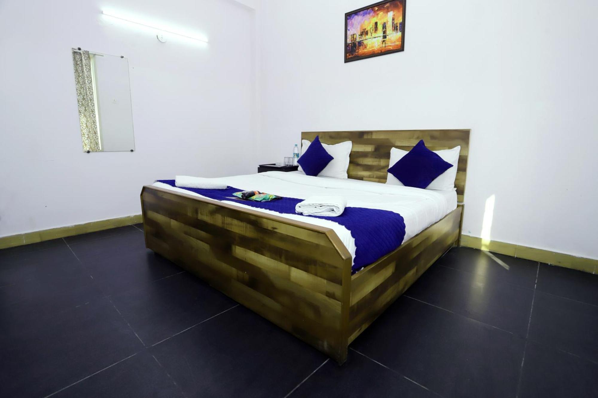 Hotel Warm Welcome - Noida Sector 51 Экстерьер фото