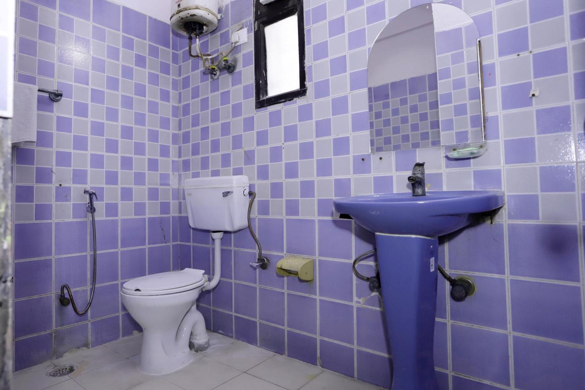 Hotel Warm Welcome - Noida Sector 51 Экстерьер фото