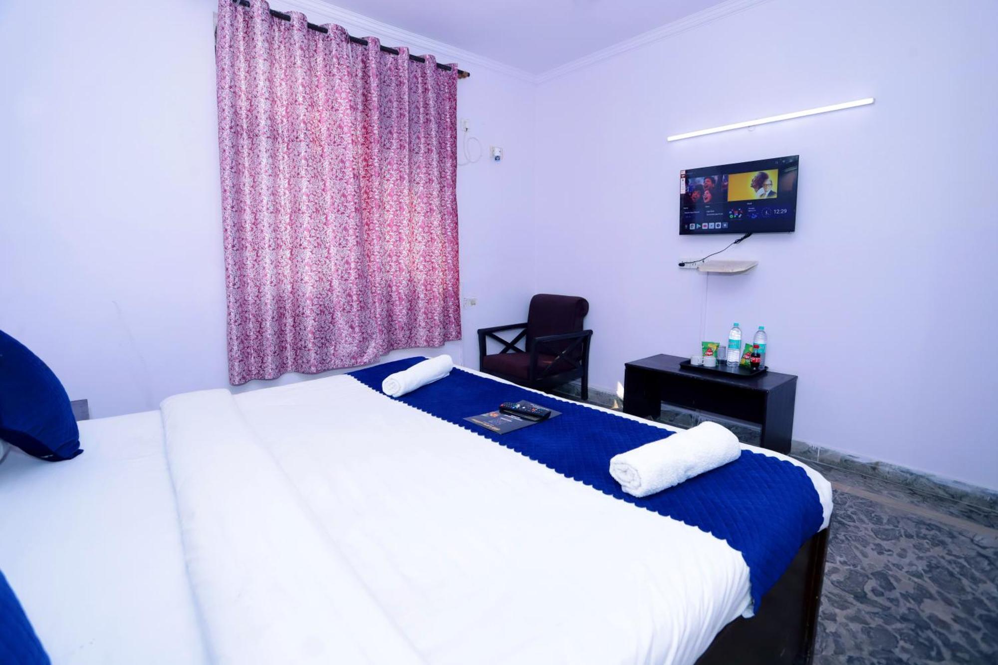 Hotel Warm Welcome - Noida Sector 51 Экстерьер фото