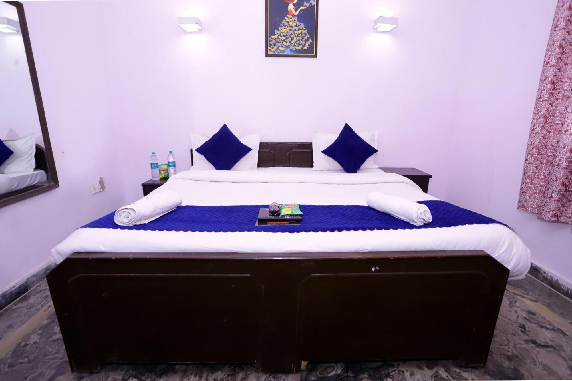 Hotel Warm Welcome - Noida Sector 51 Экстерьер фото